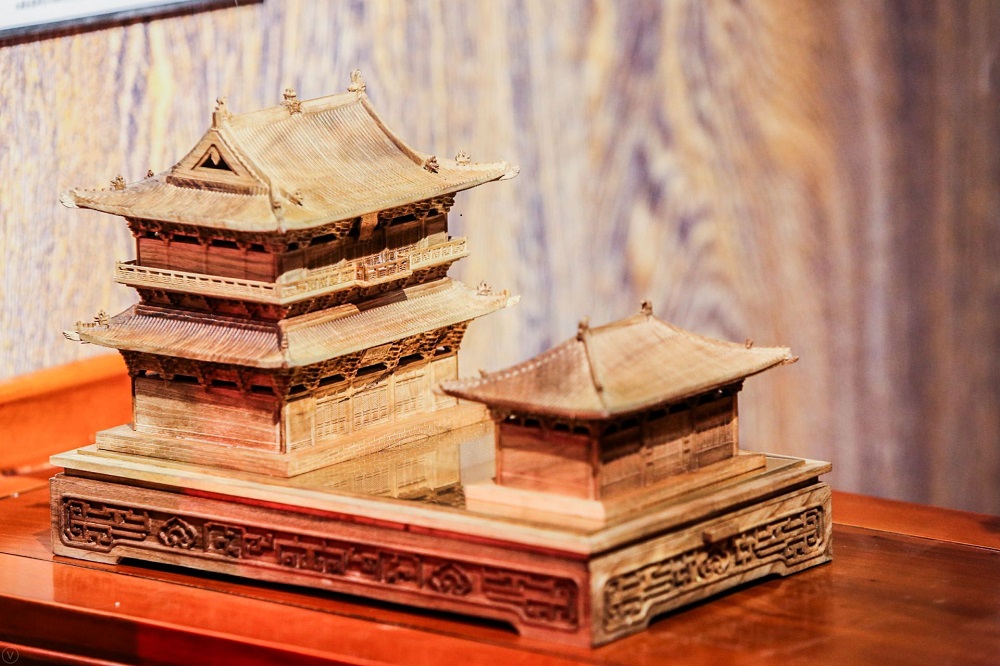 晚峰書屋：將中國古代建築中的斗拱結構，通過榫卯工藝做成積木玩具，創作出富有中國風「樂高（Lego）」積木，在造物節期間更借推出限量款積木。