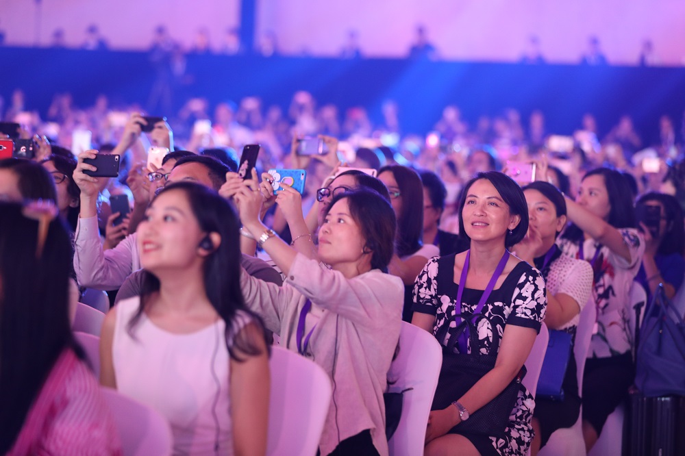 第二屆阿里全球女性創業者大會於杭州國際博覽中心舉行，活動吸引大批女性參與。