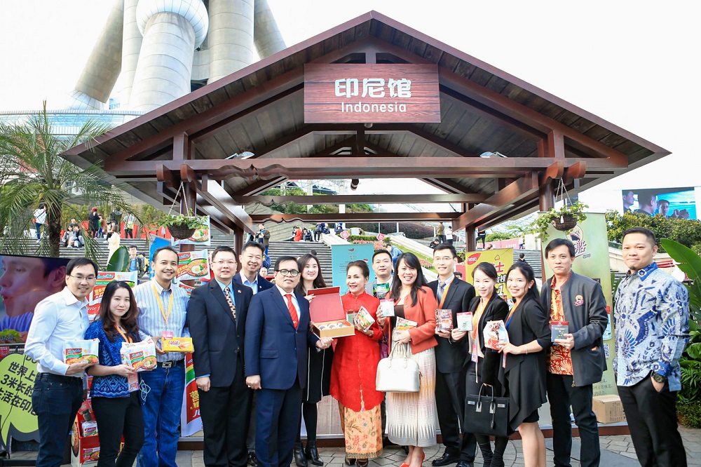 天貓國際國家館「全球獻禮」線下活動在上海東方明珠城市廣場舉行。