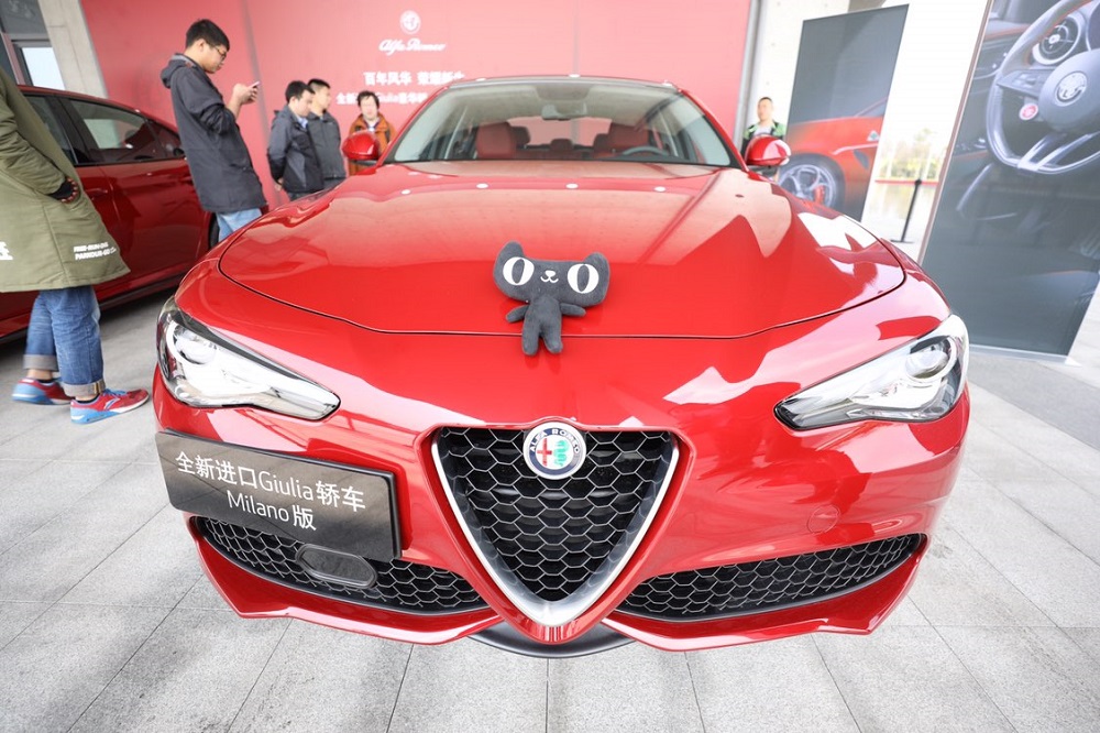 Alfa  Romeo在天貓上獨家發行350輛新跑車Giulia  Milano，僅僅33秒便火速售罄，創造了豪華汽車品牌的新紀錄。