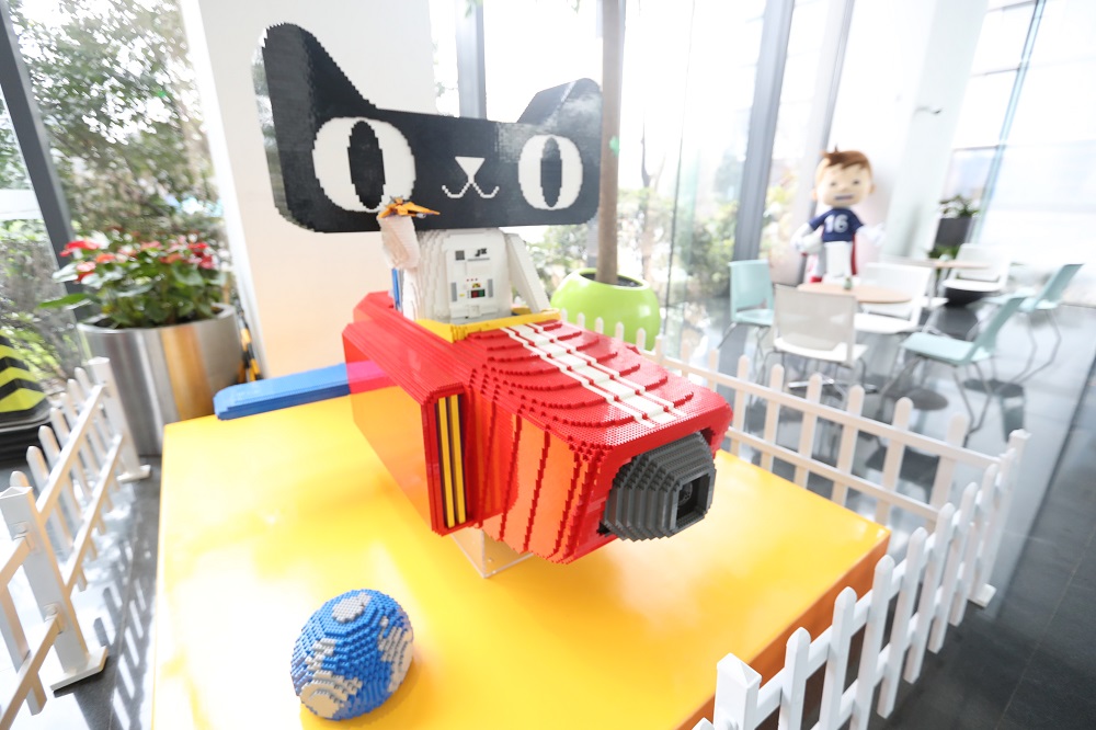 這隻由接近10萬塊LEGO積木砌成的天貓公仔，目前存放在阿里巴巴西溪園區總部。